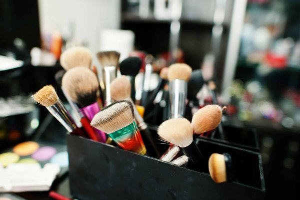 Range maquillage : transformer votre routine beauté avec un accessoire efficace et révolutionnaire